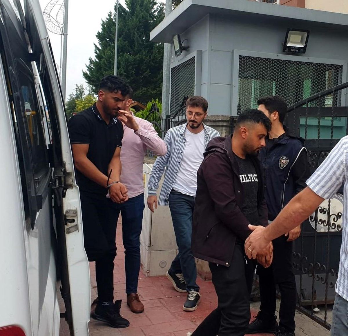 Sakarya\'da 10 Kaçak Göçmen Yakalandı
