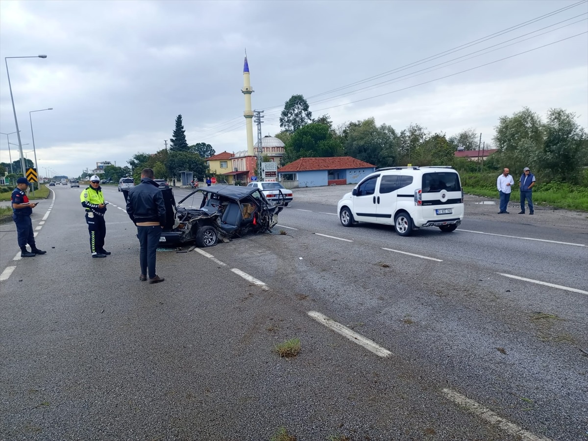 Samsun\'da Trafik Kazası: İki Yaralı