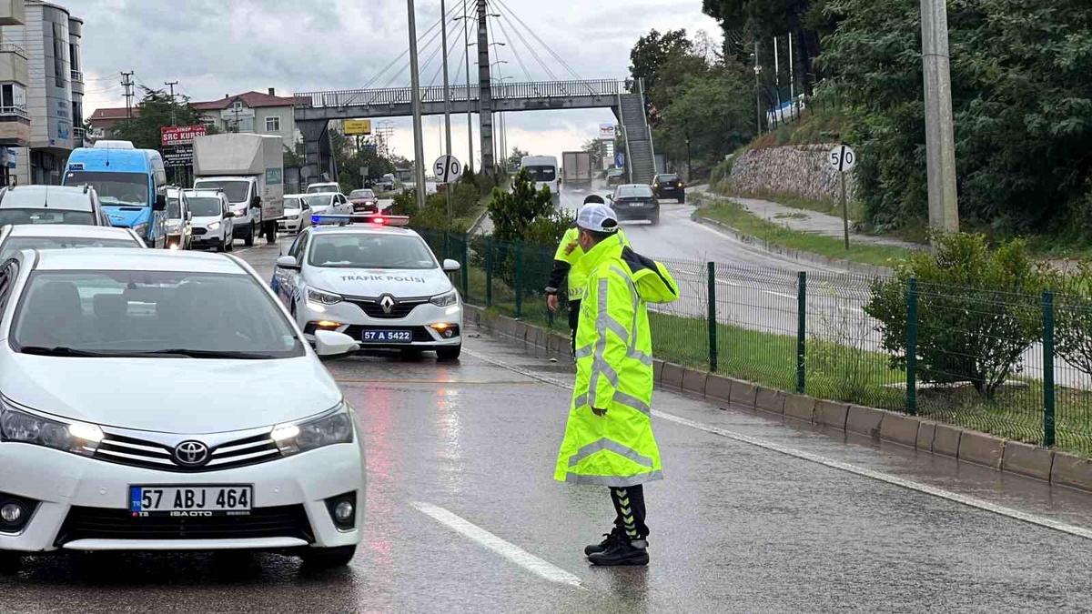 Sinop\'ta trafik kazası: 4 yaşındaki çocuk yaralandı