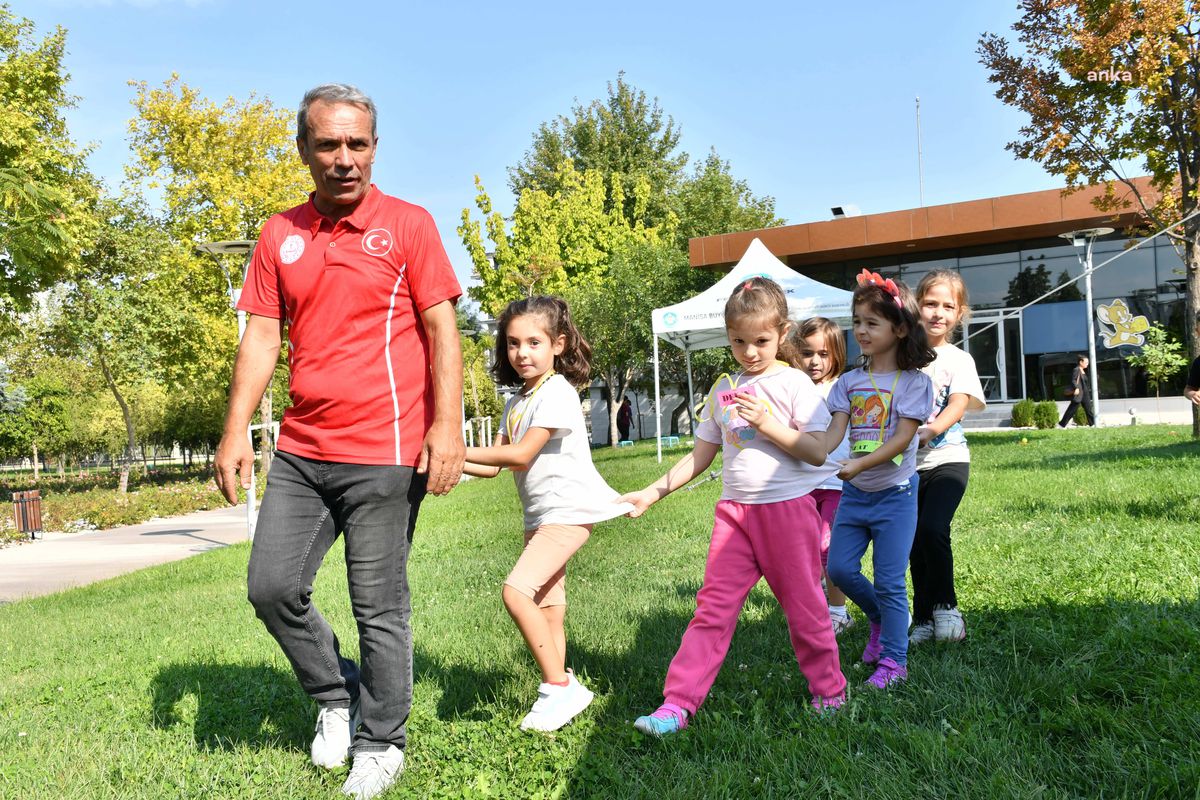 Manisa Büyükşehir Belediyesi, Avrupa Hareketlilik Haftası\'nda Sürdürülebilir Yaşamı Teşvik Etti