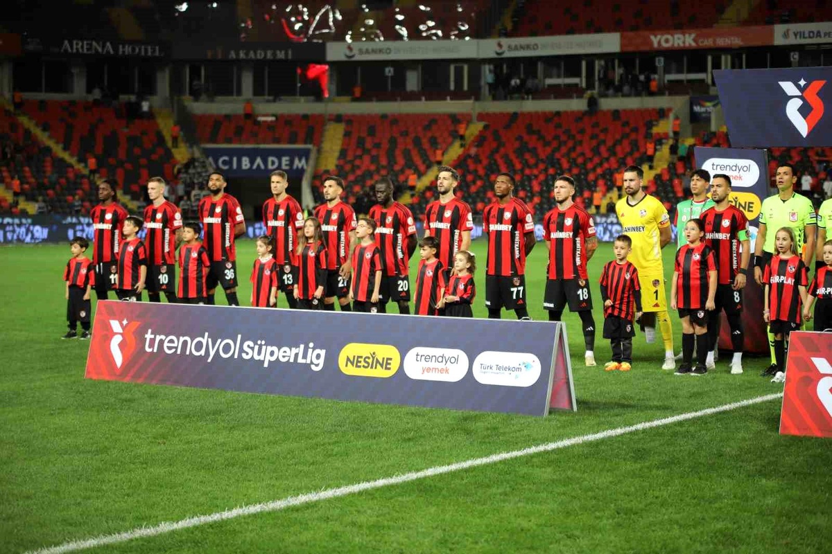 Gaziantep FK - Trabzonspor: Golsüz İlk 15 Dakika