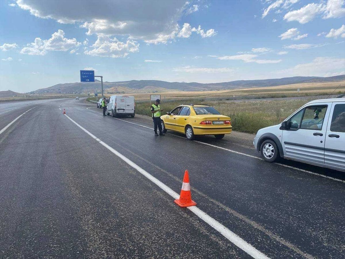 Van\'da Trafik Denetimleri: 89 Araç Men Edildi