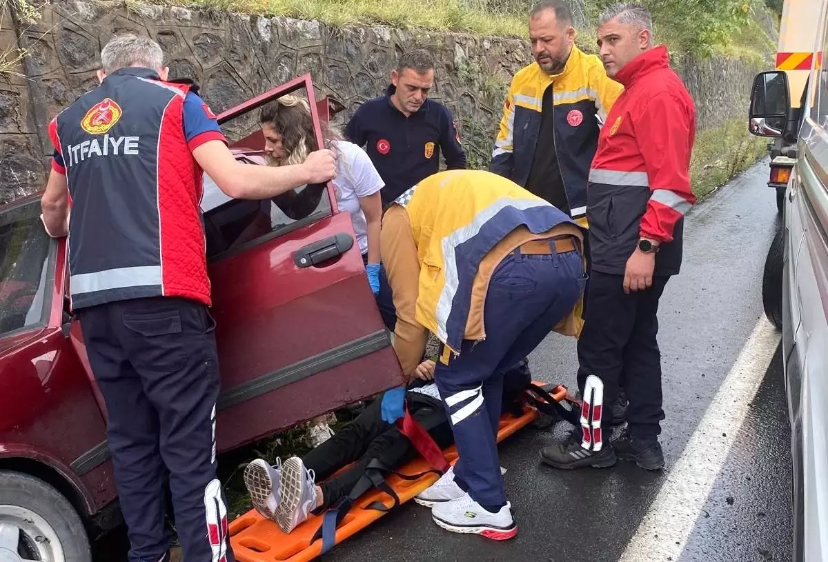 Zonguldak\'ta Trafik Kazası: 2 Yaralı