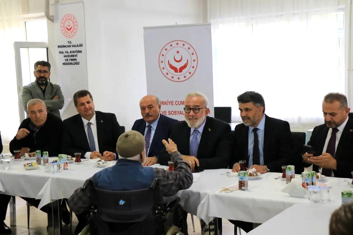 AK Parti\'den Huzurevi Ziyareti