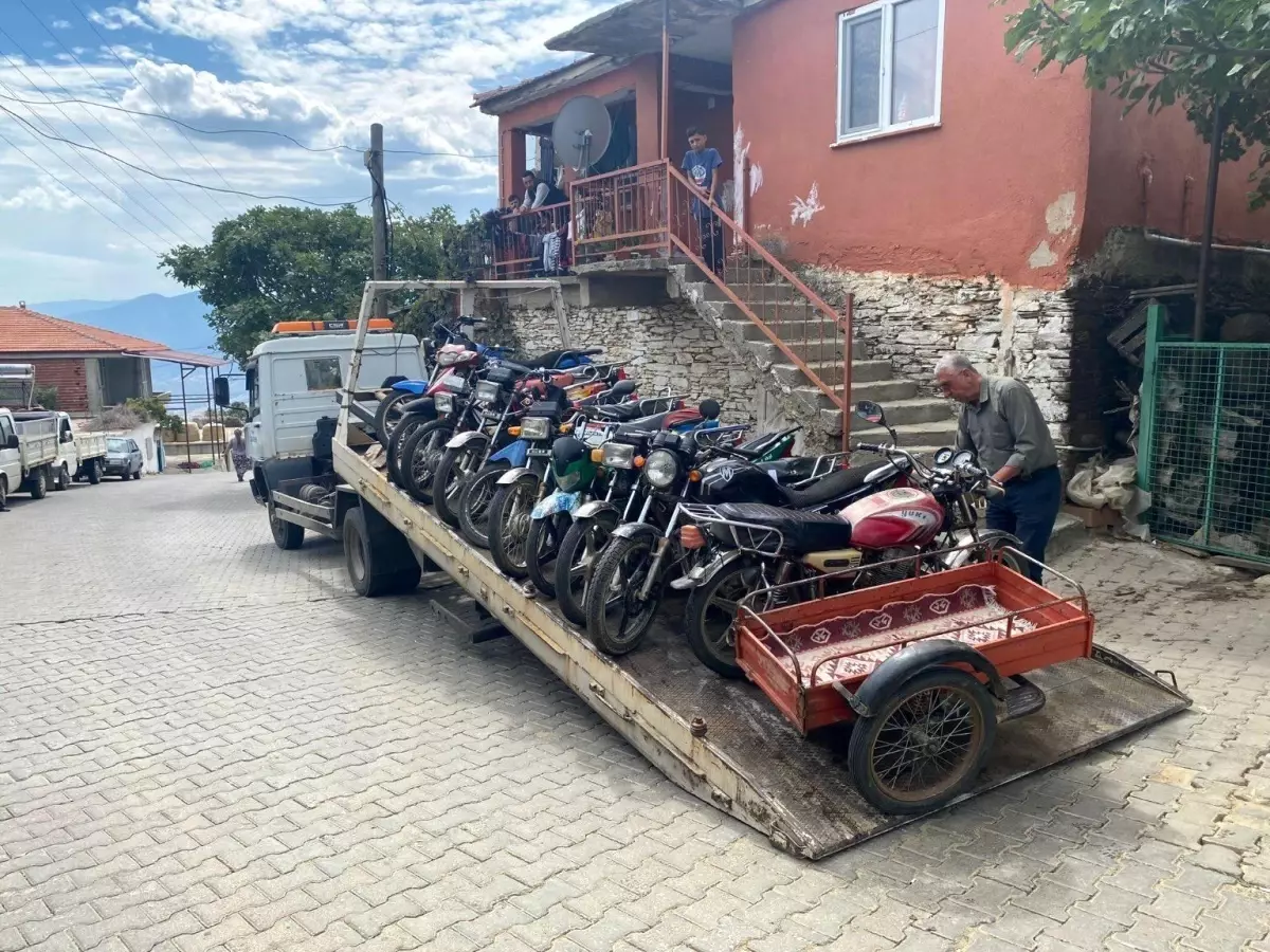 Alaşehir\'de 15 Motosiklet Trafikten Men Edildi