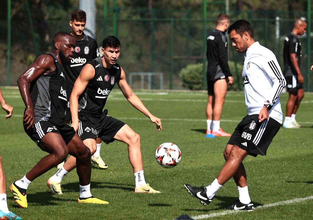 Beşiktaş Ajax Maçına Hazırlanıyor