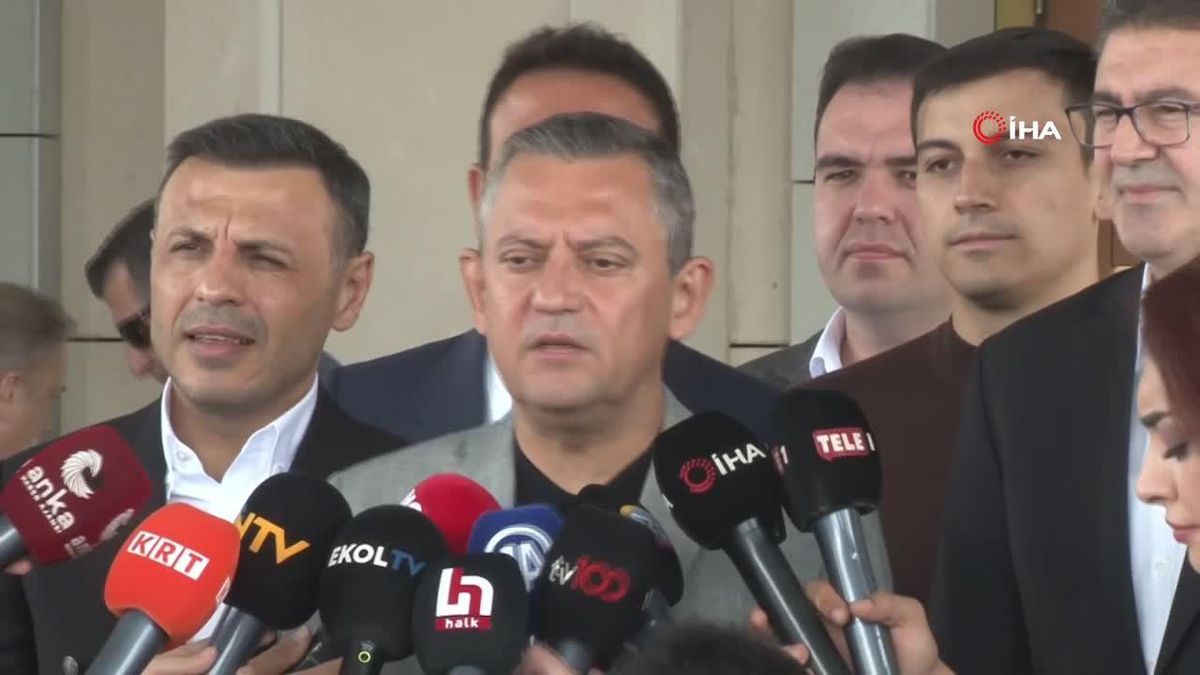 CHP Genel Başkanı Özgür Özel, ABD seyahati öncesinde basın mensuplarına açıklama yaptı