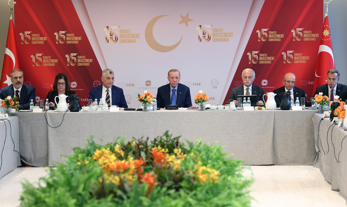 Cumhurbaşkanı Erdoğan, Türkiye Ekonomisindeki Gelişmeleri ve Yatırım Hedeflerini Paylaştı
