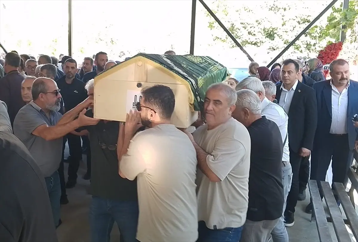 Erzurum\'da trafik kazası: Çift toprağa verildi