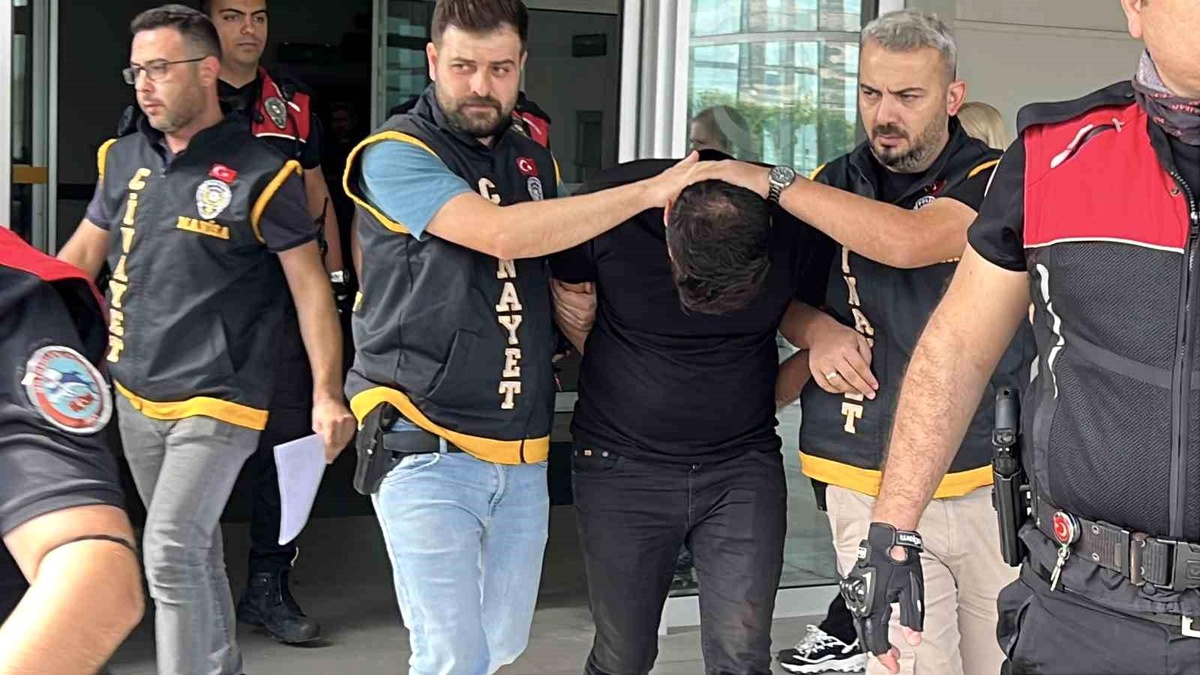 Boşanma Aşamasındaki Koca, Eşini Elleriyle Boğarak Öldürdü
