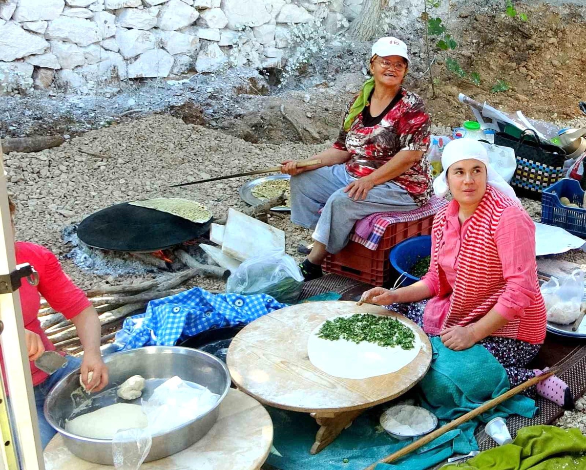 Göktepe Festivali\'nde Yöresel Lezzetler Sergilendi