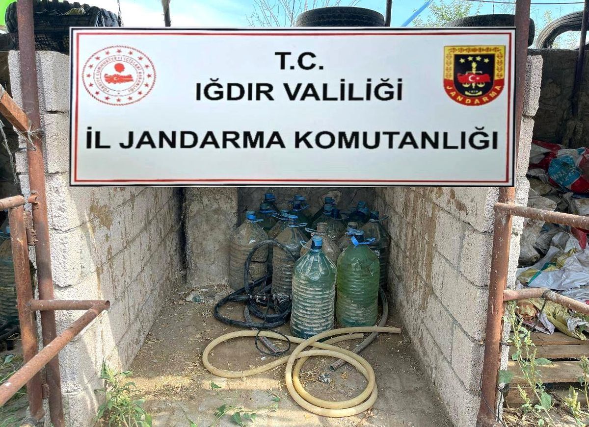Iğdır\'da 2 Bin Ton Kaçak Akaryakıt Ele Geçirildi