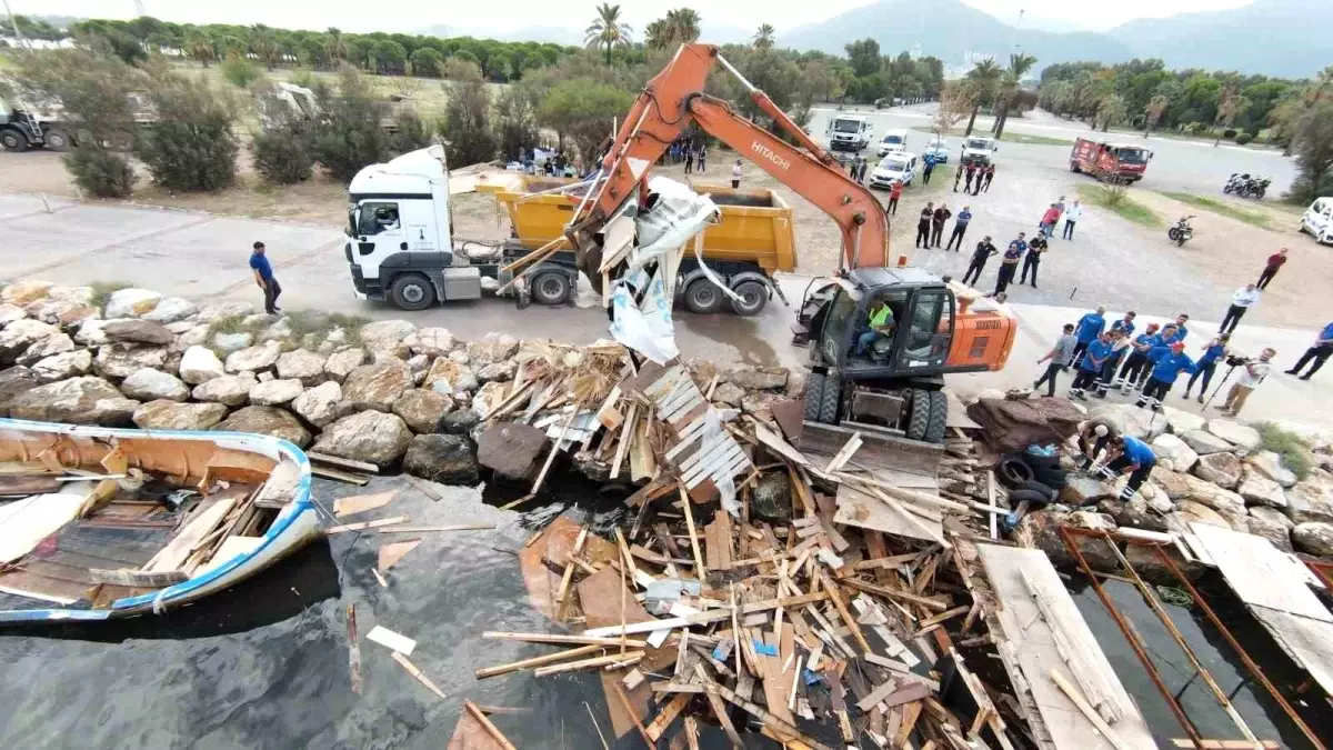 İzmir\'de İzinsiz Yapılara Geçit Yok