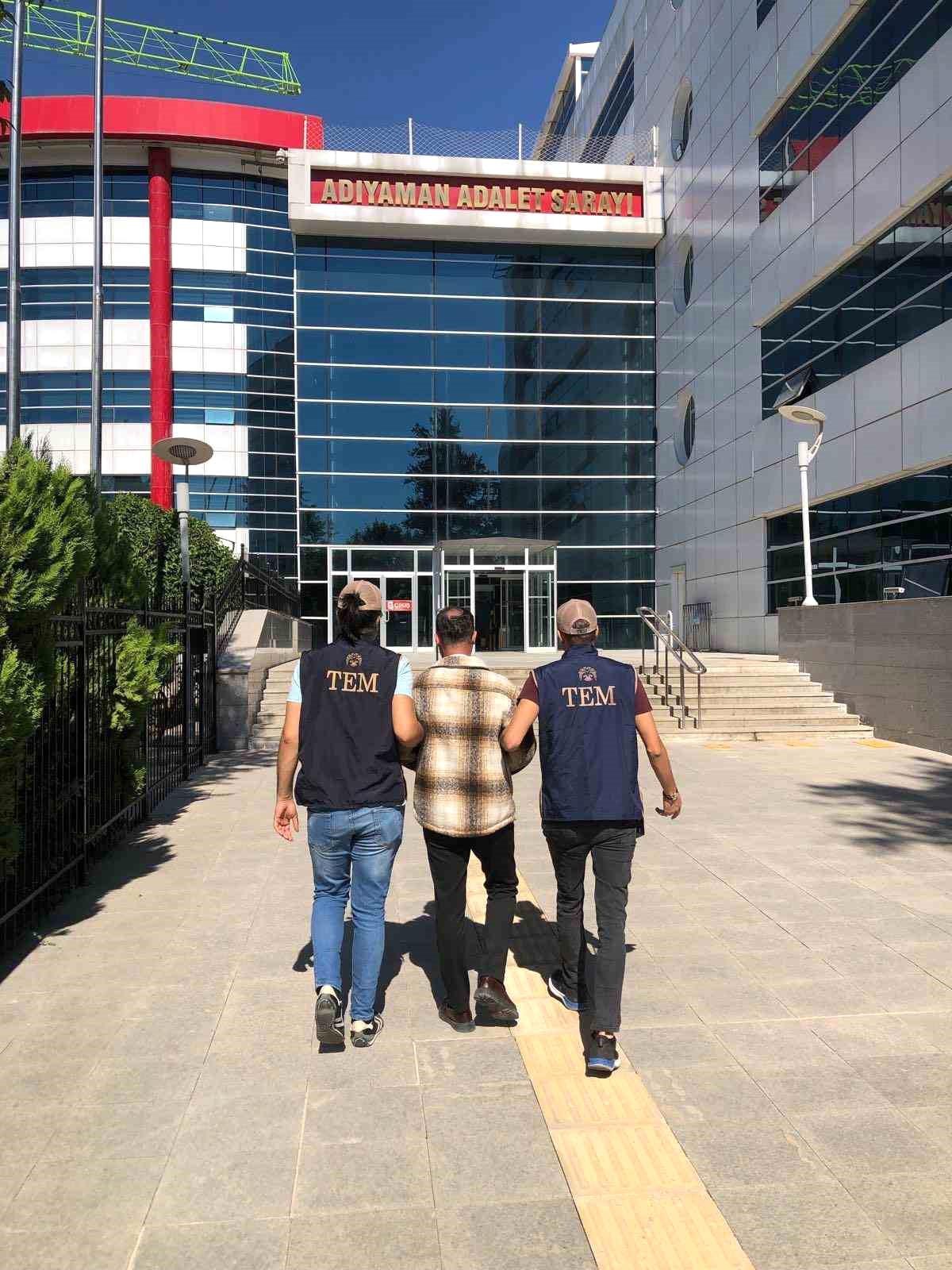 Adıyaman\'da FETÖ Operasyonları: 2 Kamu Görevlisi Gözaltında