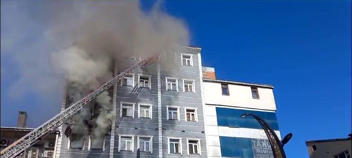 Kars\'ta Otelde Yangın Panik Yaratı