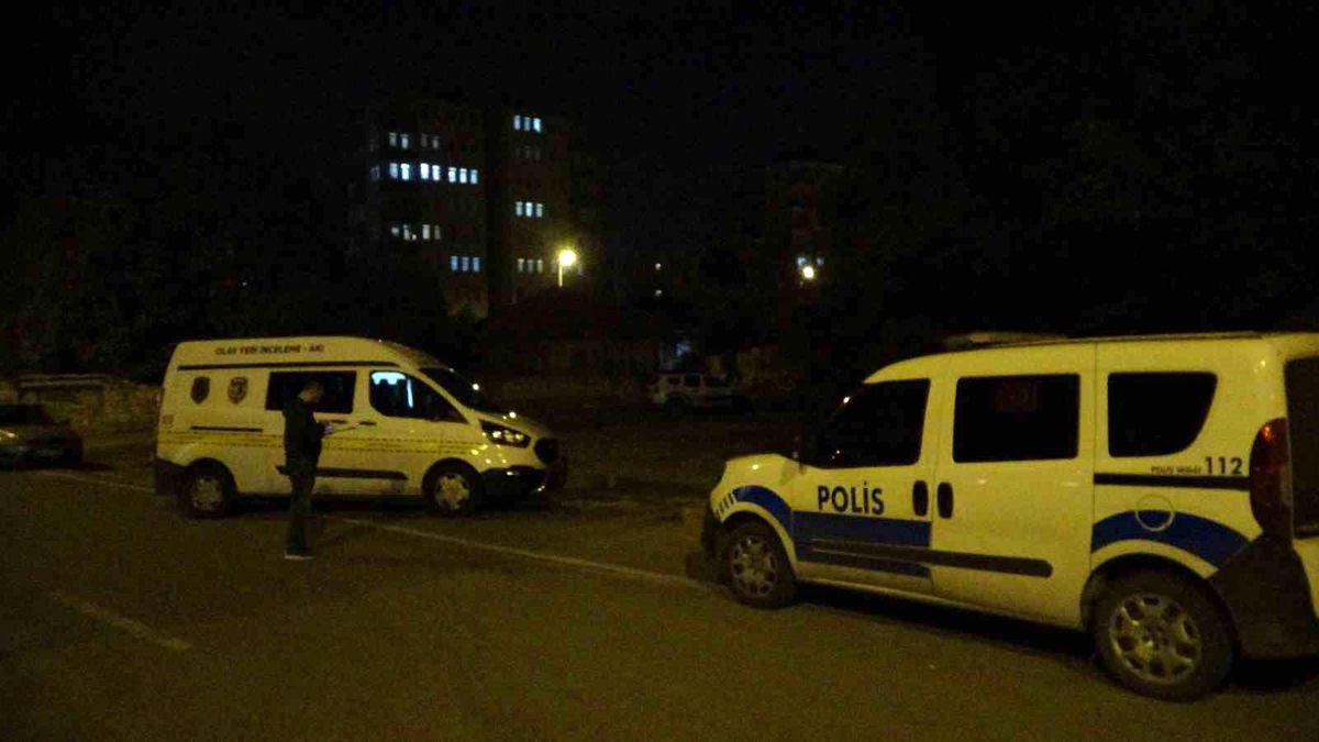 Kayseri\'de Kavga: 1 Bıçakla Yaralı