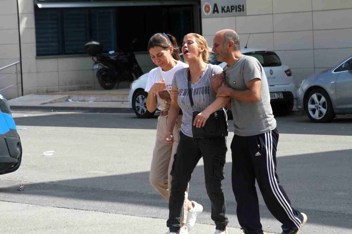 Antalya\'da Motosiklet Kazası: İki Genç Hayatını Kaybetti