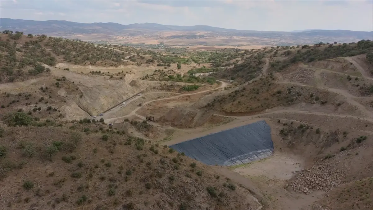 Ulaş Barajı\'nda Beton Çalışmaları Devam Ediyor