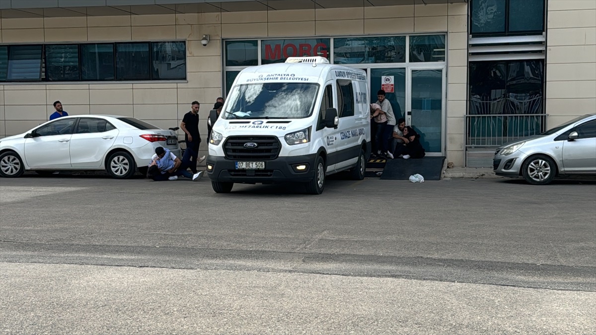Kepez\'de Motosiklet Kazası: Genç Hayatını Kaybetti
