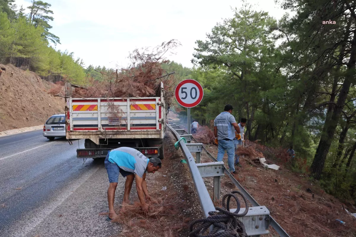 Marmaris Belediyesi\'nden Datça Karayolu\'nda Temizlik Çalışması