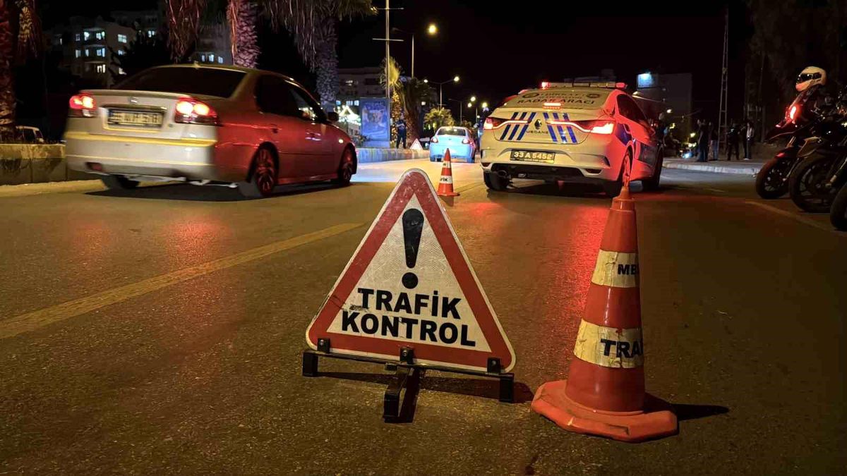 Mersin\'de Motosiklet Sürücülerine Şok Uygulama