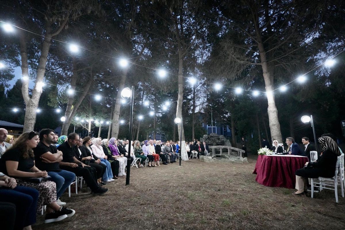 Milli Eğitim Bakanı Tekin, Öğretmenlerle Buluştu ve Şehit Ailelerini Ziyaret Etti