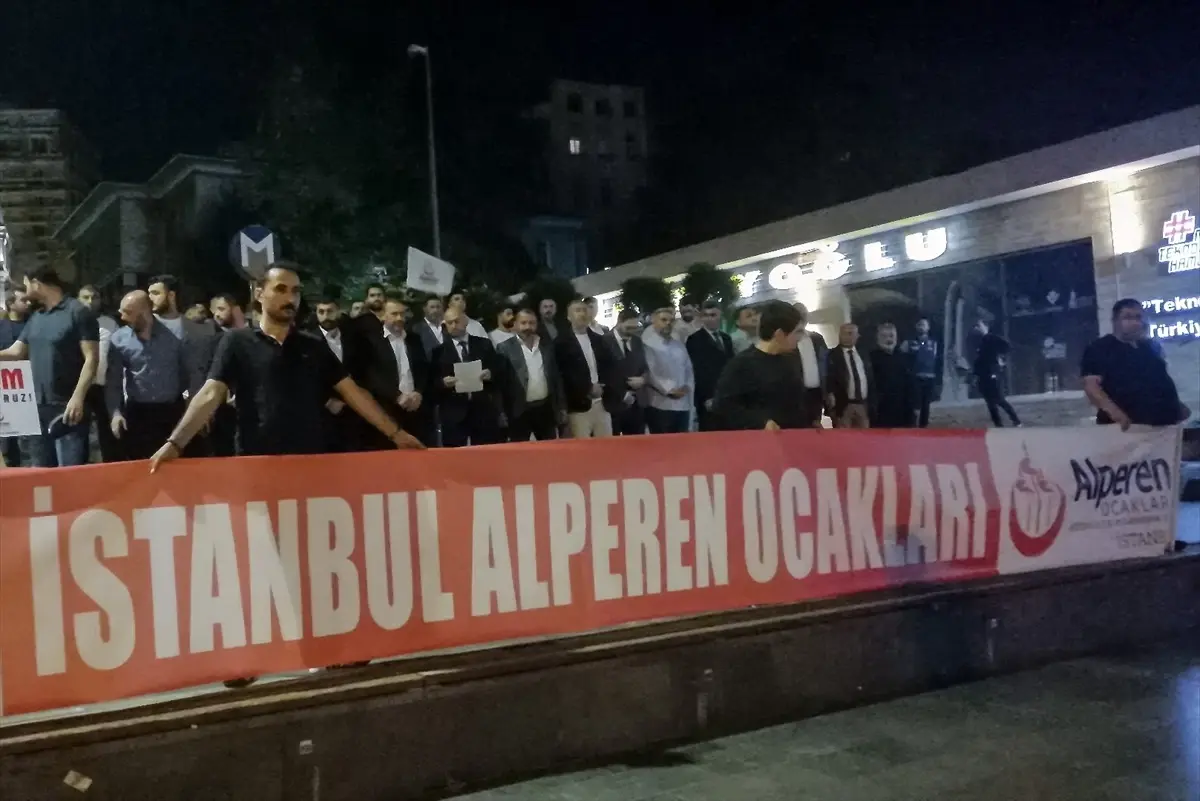 Alperen Ocakları\'ndan Şehit Polis İçin Protesto