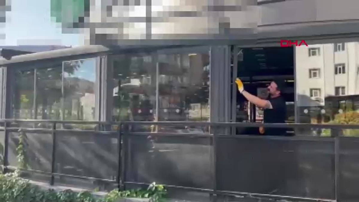 Protesto İçin İş Yerine Saldırı