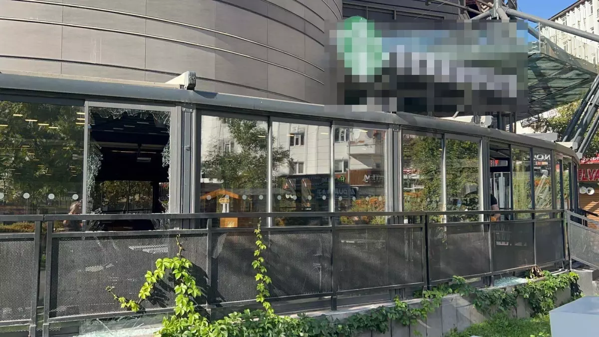 Kahve Zincirine Protesto Saldırısı