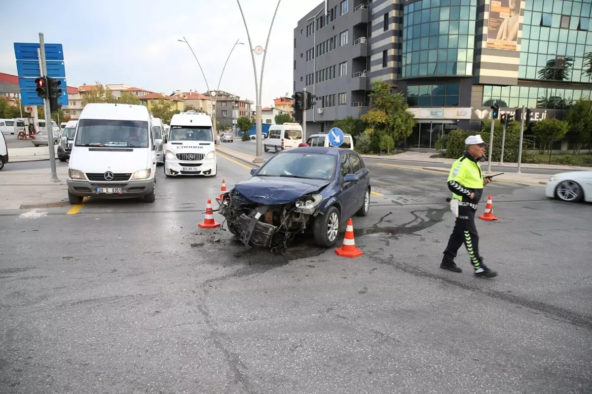 Denizli\'de Feci Kaza: 1 Ölü, 2 Yaralı