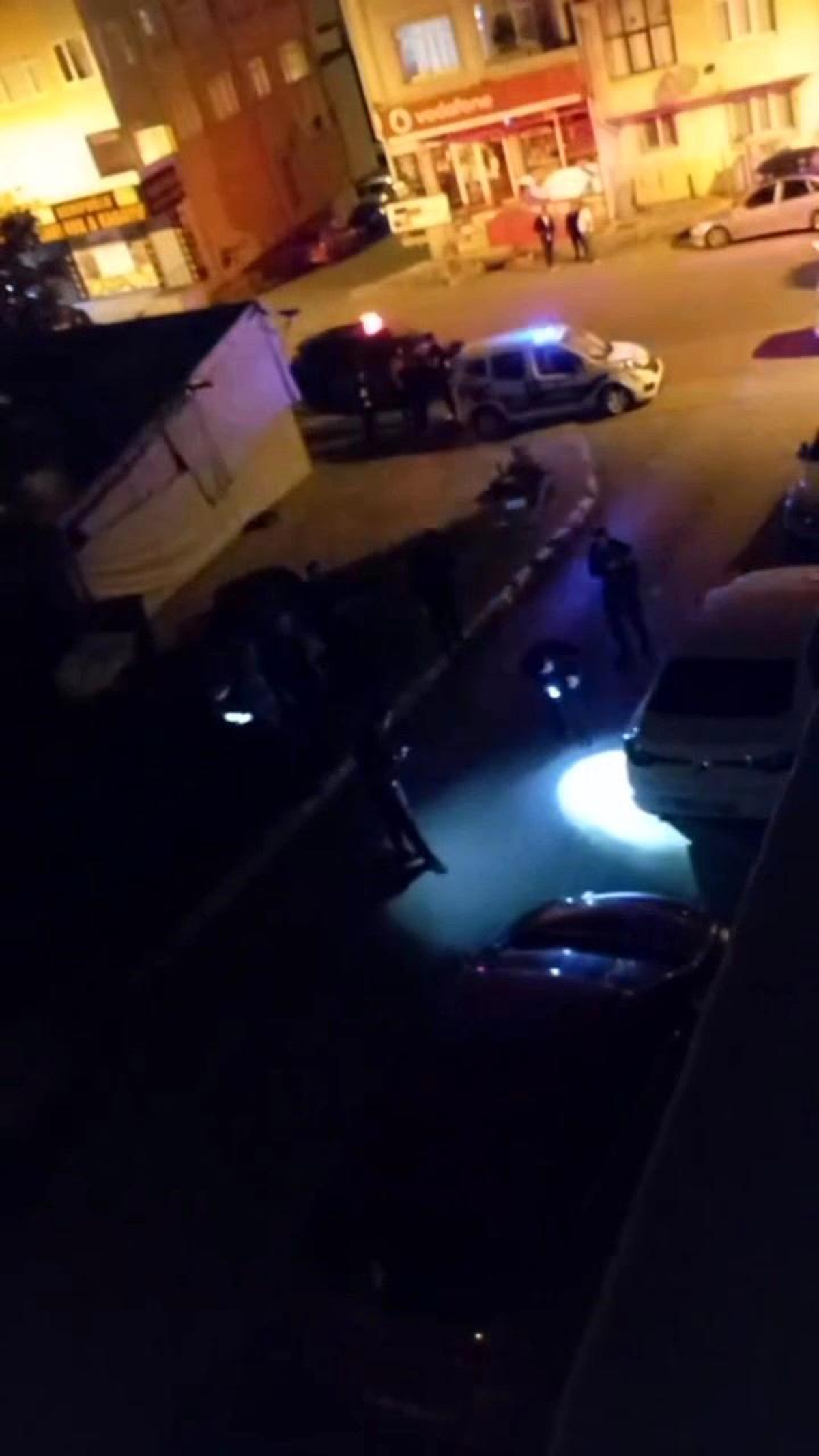Pendik\'te Park Halindeki Araca Kurşun Yağdırdı