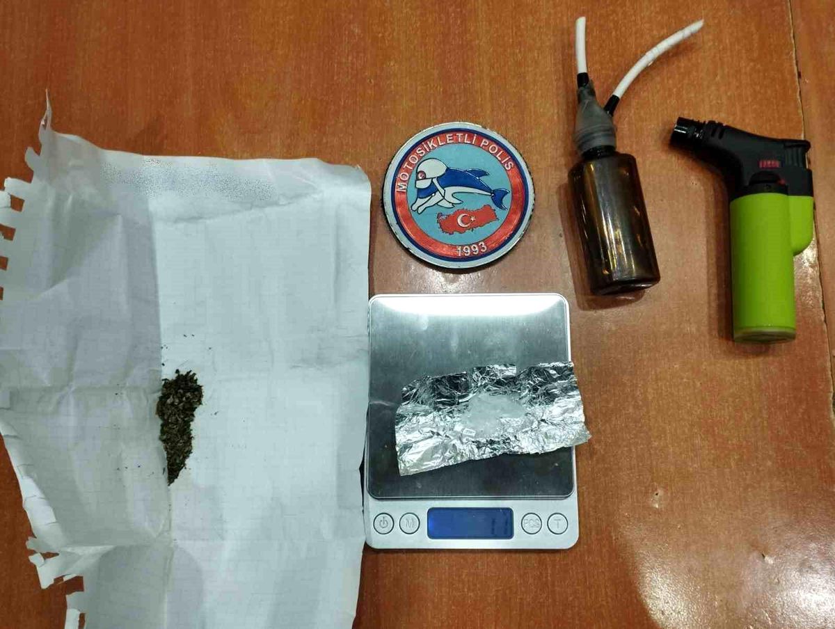Afyonkarahisar\'da Şok Uygulama: Silah ve Uyuşturucu Ele Geçirildi