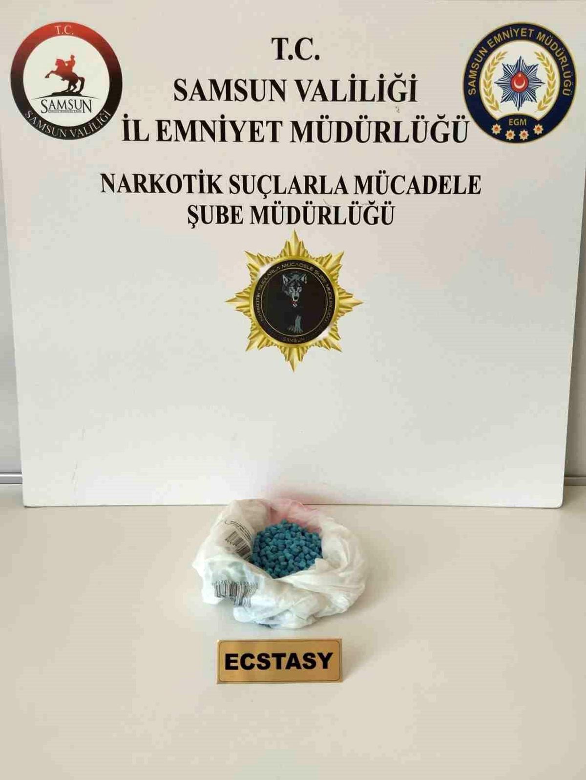 Samsun\'da 526 Ecstasy Hap Ele Geçirildi