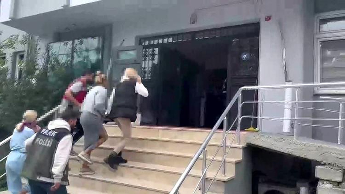 Hapis Cezalı Kadınlar Başakşehir\'de Yakalandı