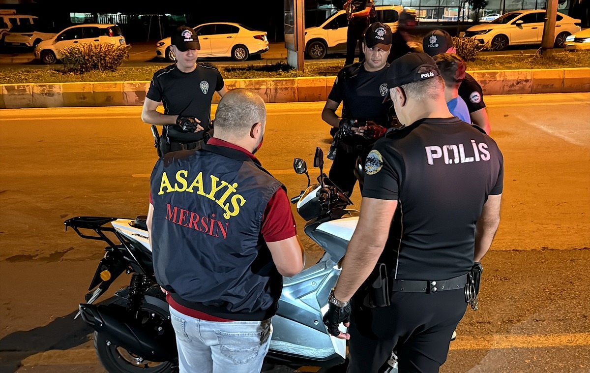 Mersin\'de Motosiklet Sürücülerine Şok Uygulama