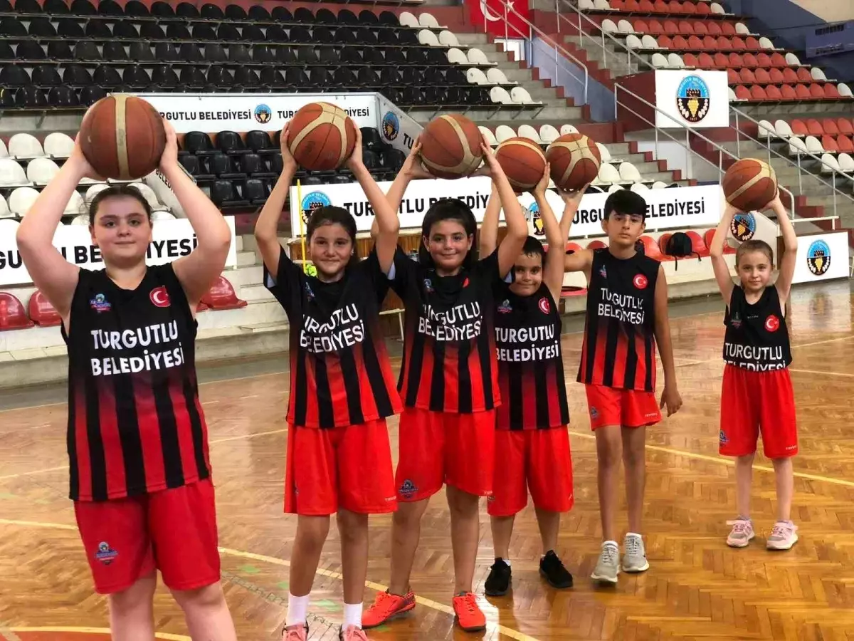 Turgutlu\'da Kış Spor Okulları Başlıyor: Basketbol Kurslarına Kayıtlar Devam Ediyor