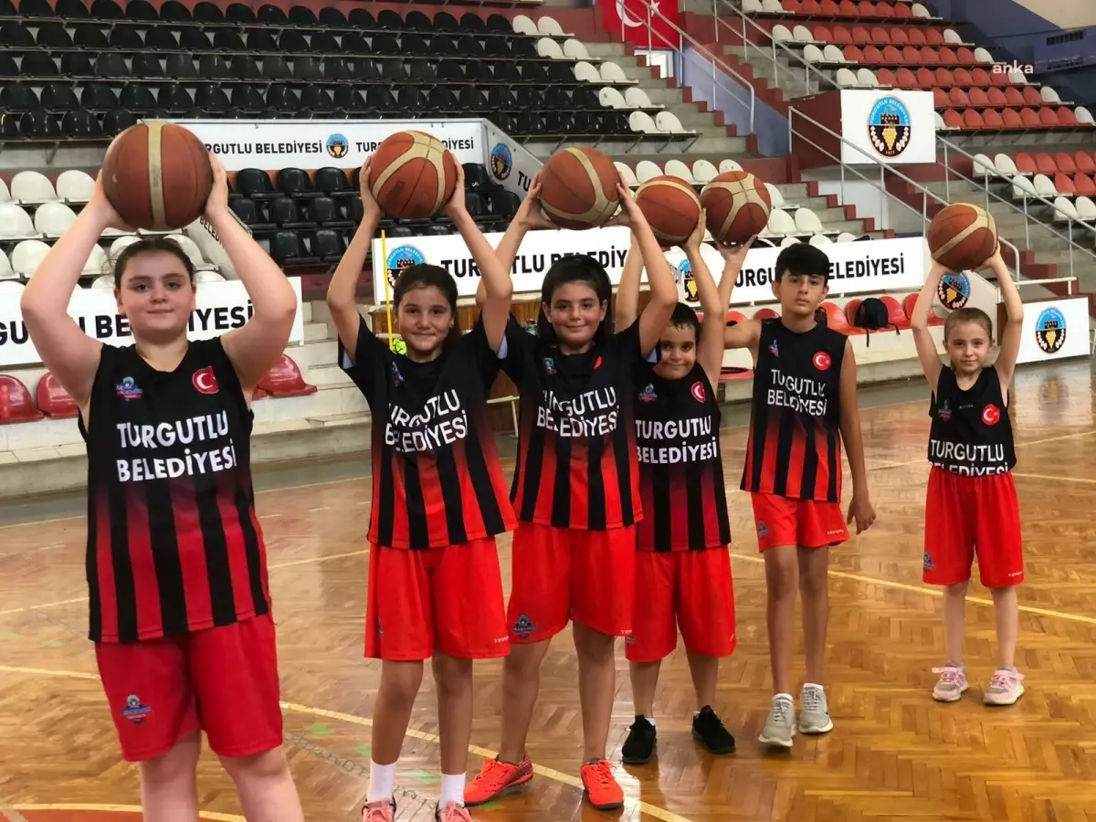 Turgutlu Belediyesi Kış Spor Okulları\'nda Basketbol Kursu Kayıtları Başladı