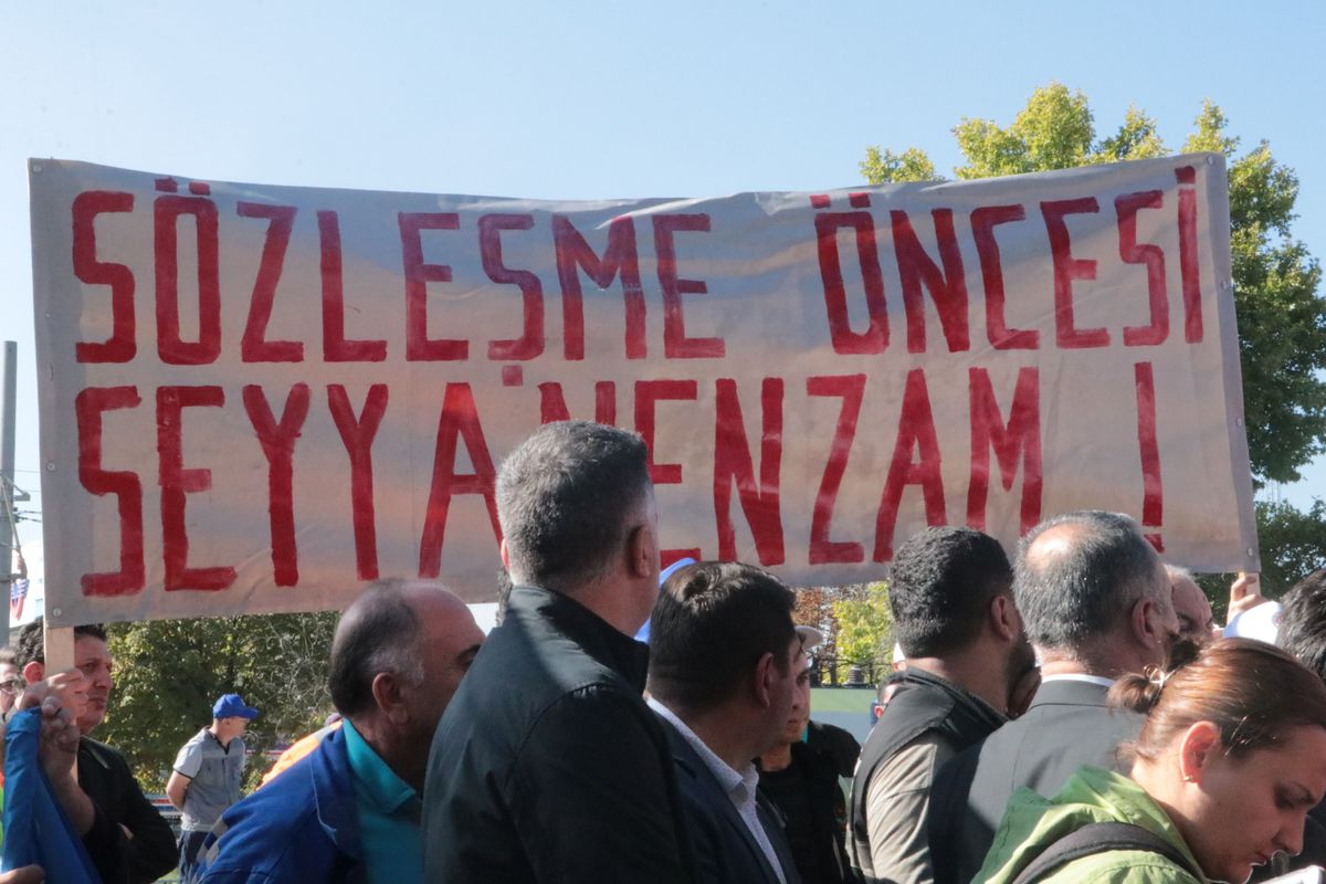 TÜRK-İŞ\'ten İşçi Eylemi