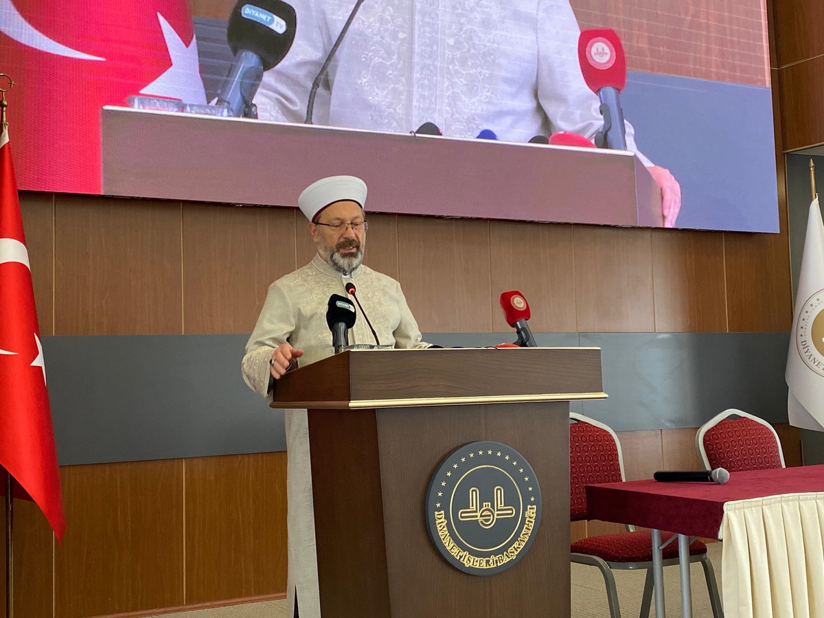 Erbaş: Bilim, Kur\'an\'ı Daha Anlaşılır Kılıyor