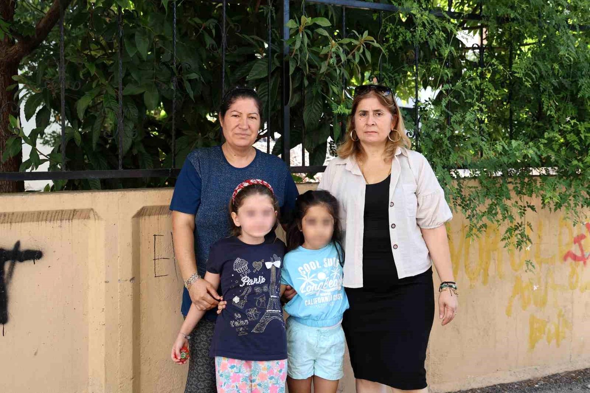 Adana\'da Çocuklara Para Verip Dua İsteyen Şahıs Korkuttu