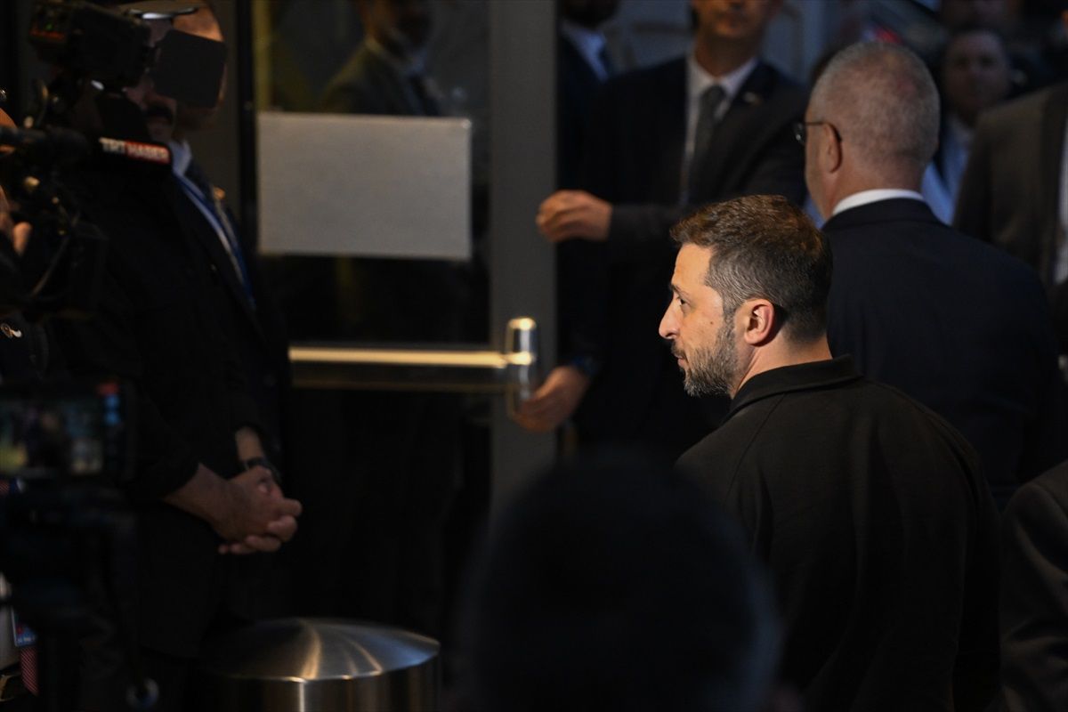 Cumhurbaşkanı Erdoğan, Ukrayna Devlet Başkanı Zelenskiy ile Görüştü