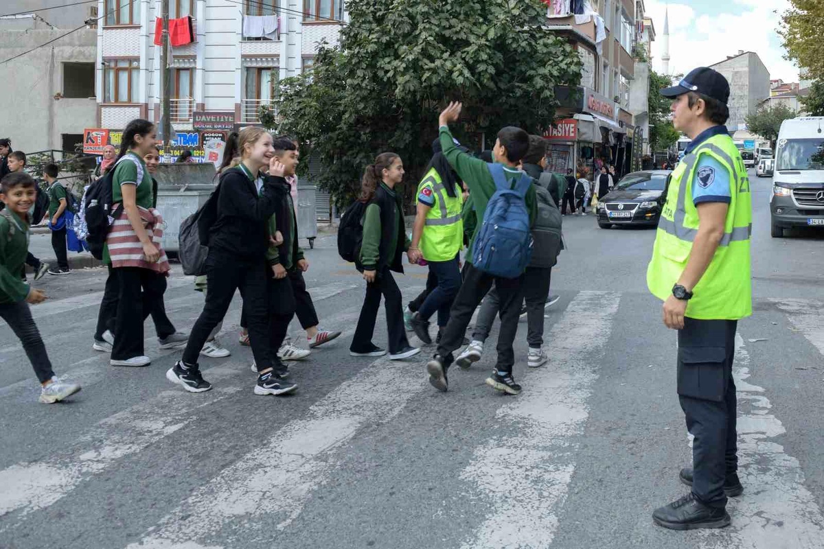 Esenyurt Belediyesi Okul Güvenliği İçin Sıkı Denetimlerde Bulunuyor