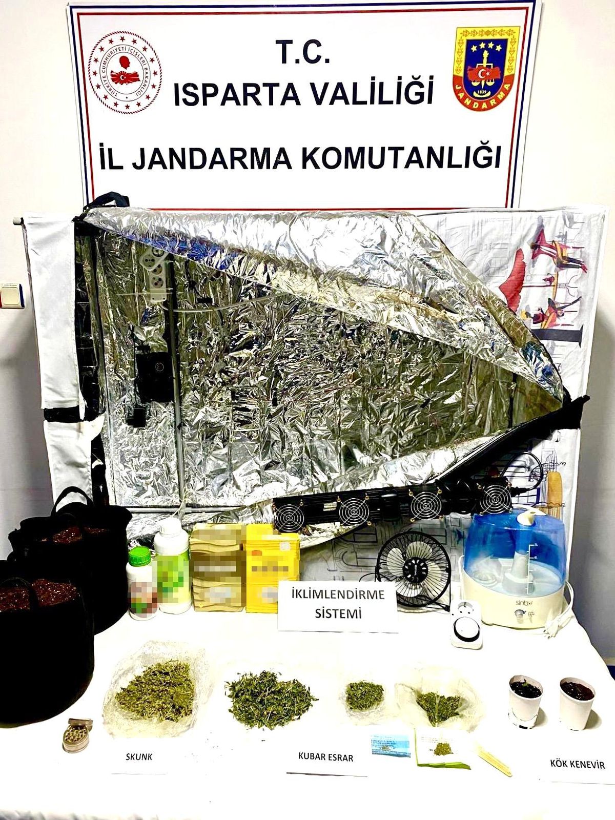 Isparta\'da Uyuşturucu Operasyonu
