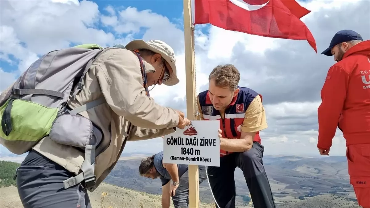 Neşet Ertaş Anısına Gönül Dağı\'nda Zirve Tırmanışı