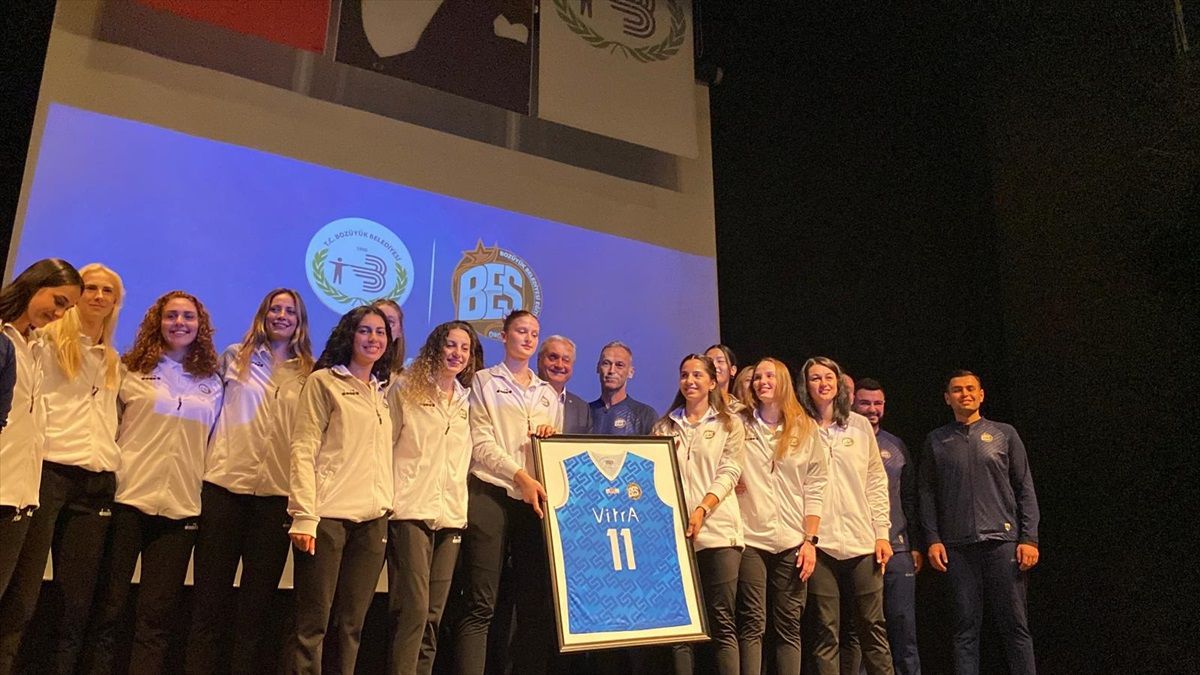 Bozüyük Kadın Voleybol Takımı Tanıtıldı