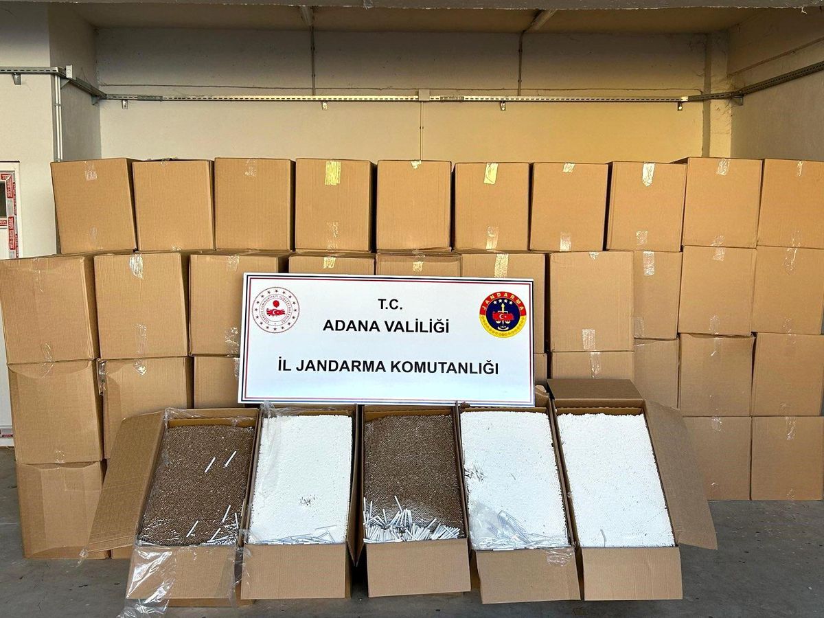 Adana\'da 5 Milyon Kaçak Makaron Ele Geçirildi