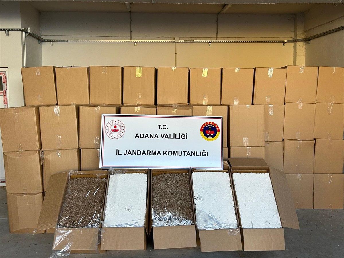 Adana\'da 5 Milyon Kaçak Makaron Ele Geçirildi