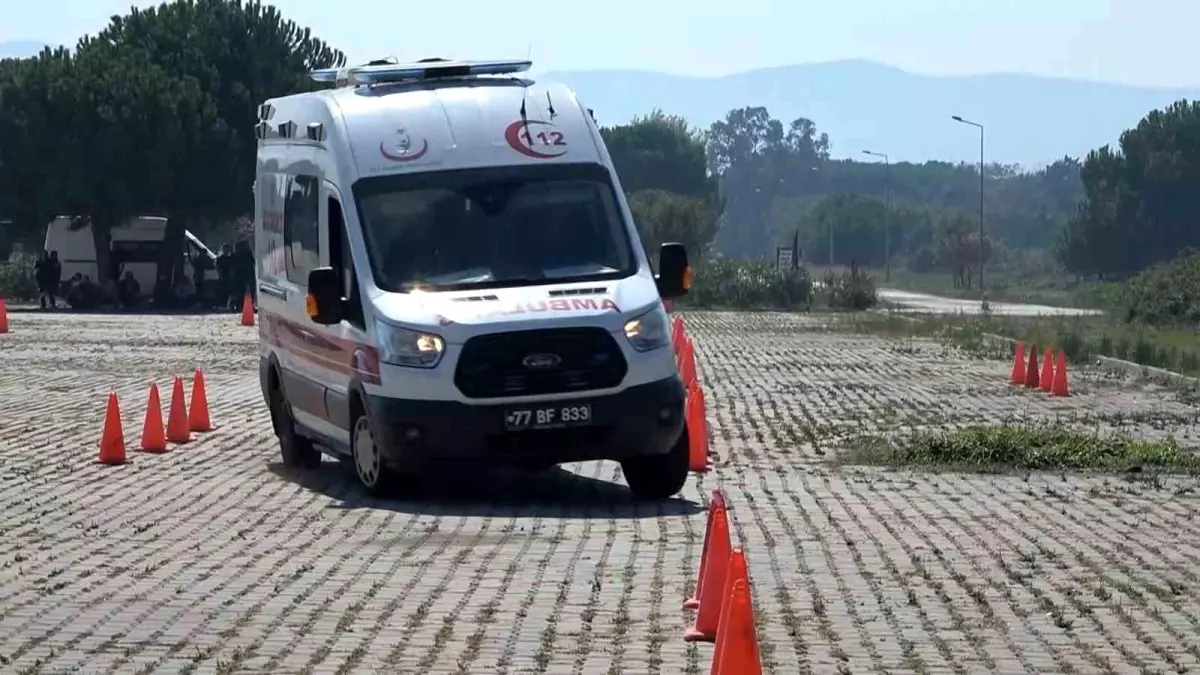 Yalova\'da Ambulans Sürüş Eğitimi