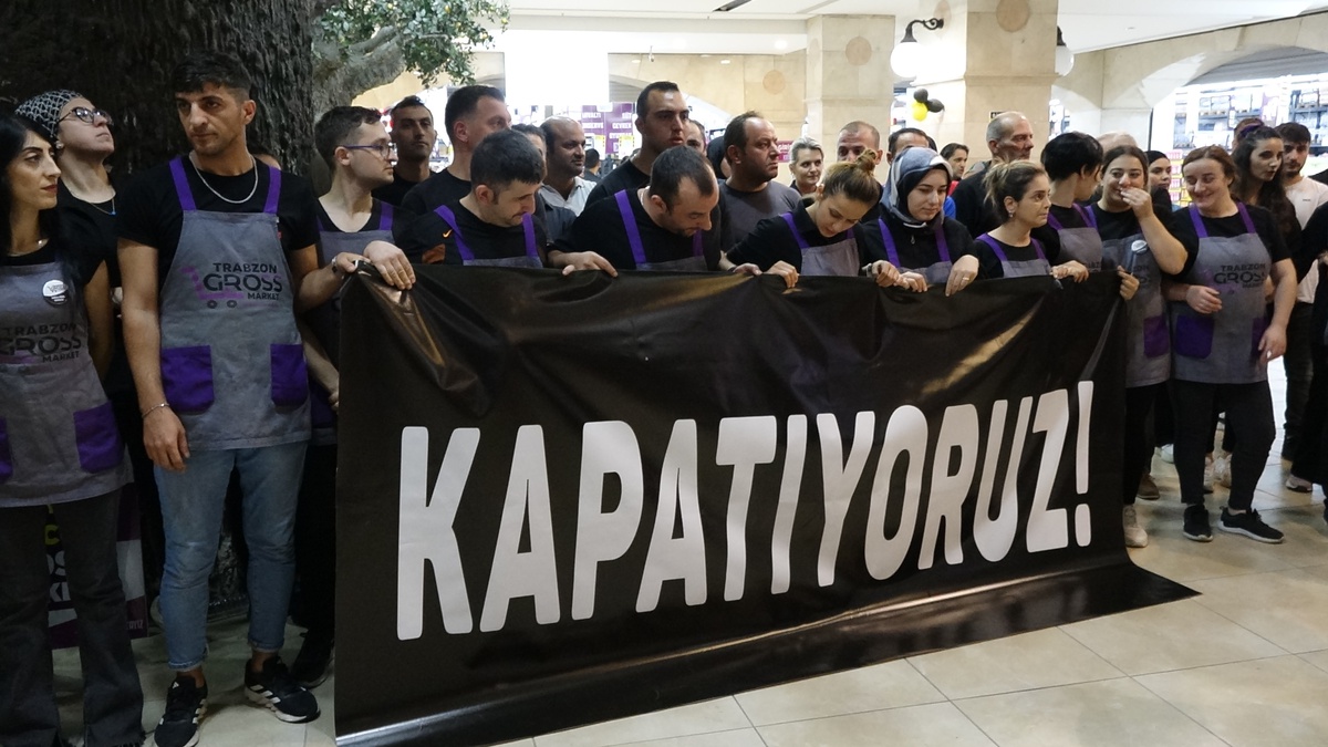 Trabzon AVM\'de Protesto: Zincir Market Kapatıldı