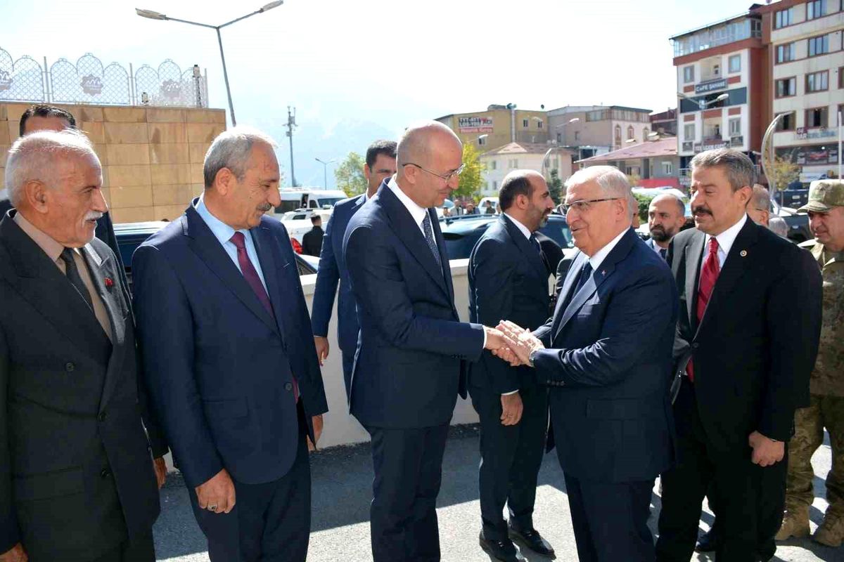 Bakan Güler Hakkari\'yi Ziyaret Etti